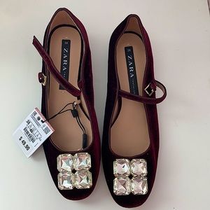 Zara velvet flats. Brand new never worn
